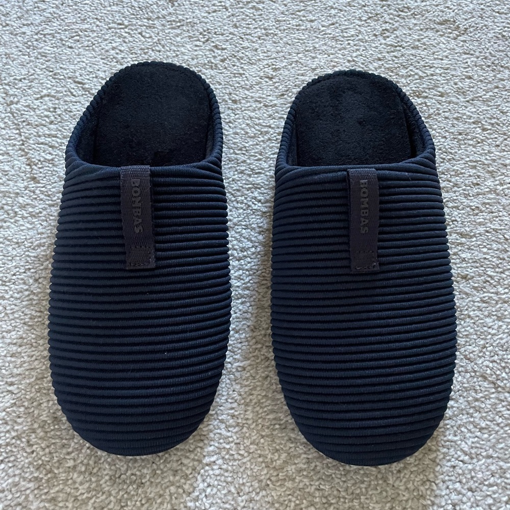 Bombas Nest Navy Slippers Men’s Size 10